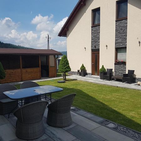 Apartman Art Зуберец Екстериор снимка