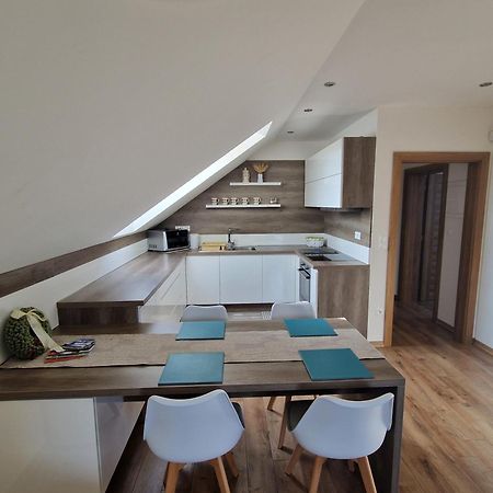 Apartman Art Зуберец Екстериор снимка