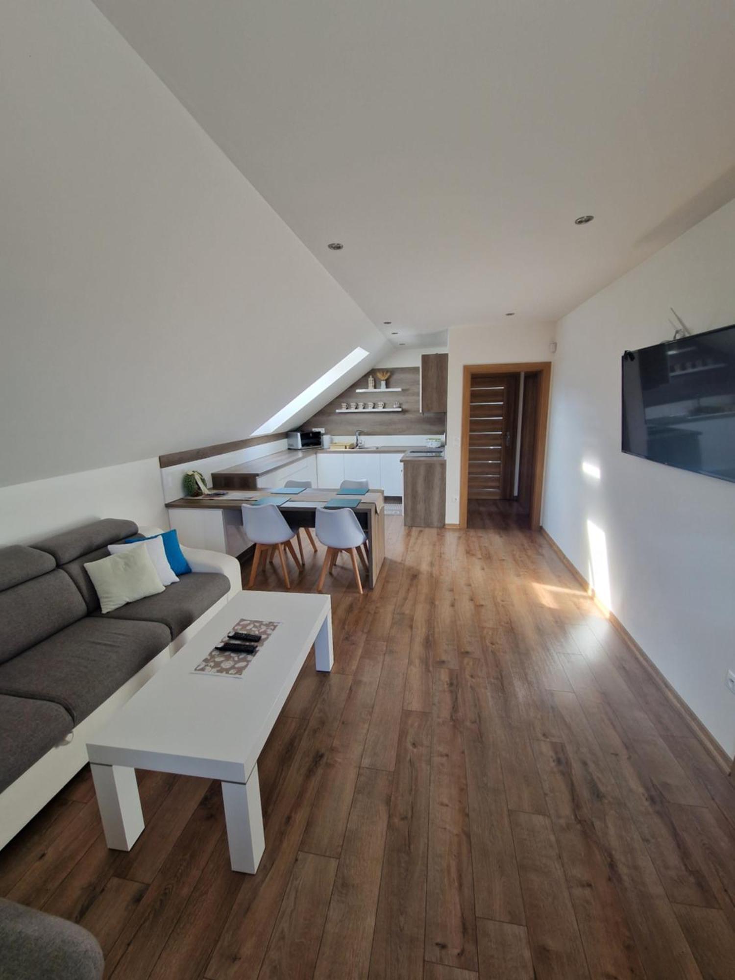 Apartman Art Зуберец Екстериор снимка